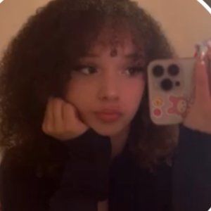 Meet your Posher, Leanna